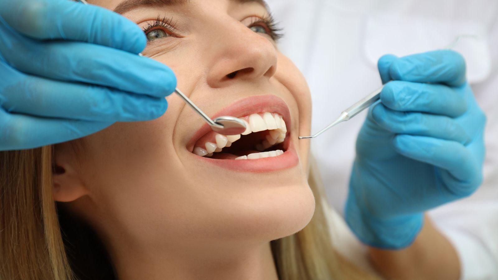 cosmetic dentistry, smile makeover, teeth whitening, cosmetic dental services, dental veneers, cosmetic dentist, dental transformation, best cosmetic dentist location, smile enhancement, dental aesthetic administrator